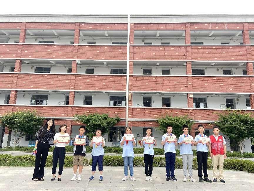 迈小第七届校长杯足球班级联赛颁奖报道_html_m42d5ddb.jpg