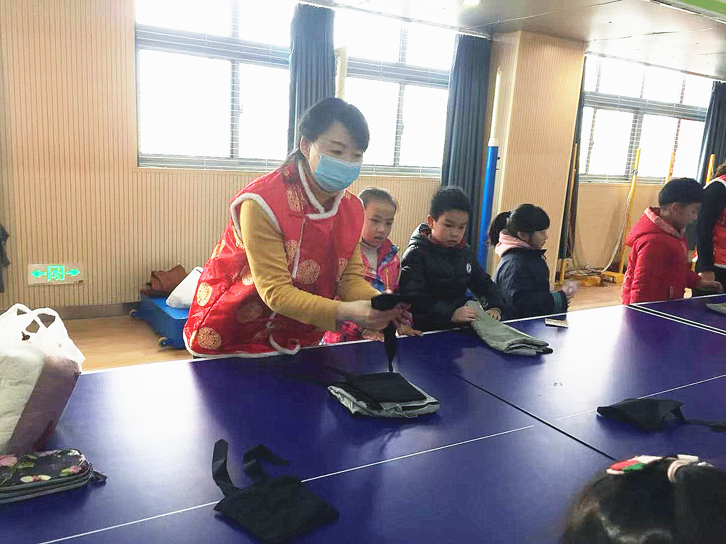 游园活动报道_html_m57508bca.jpg