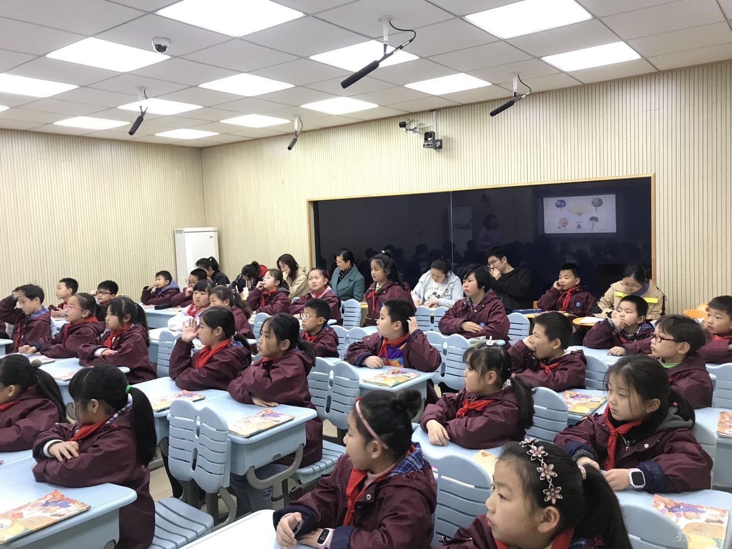 葛庆婷上课.jpg