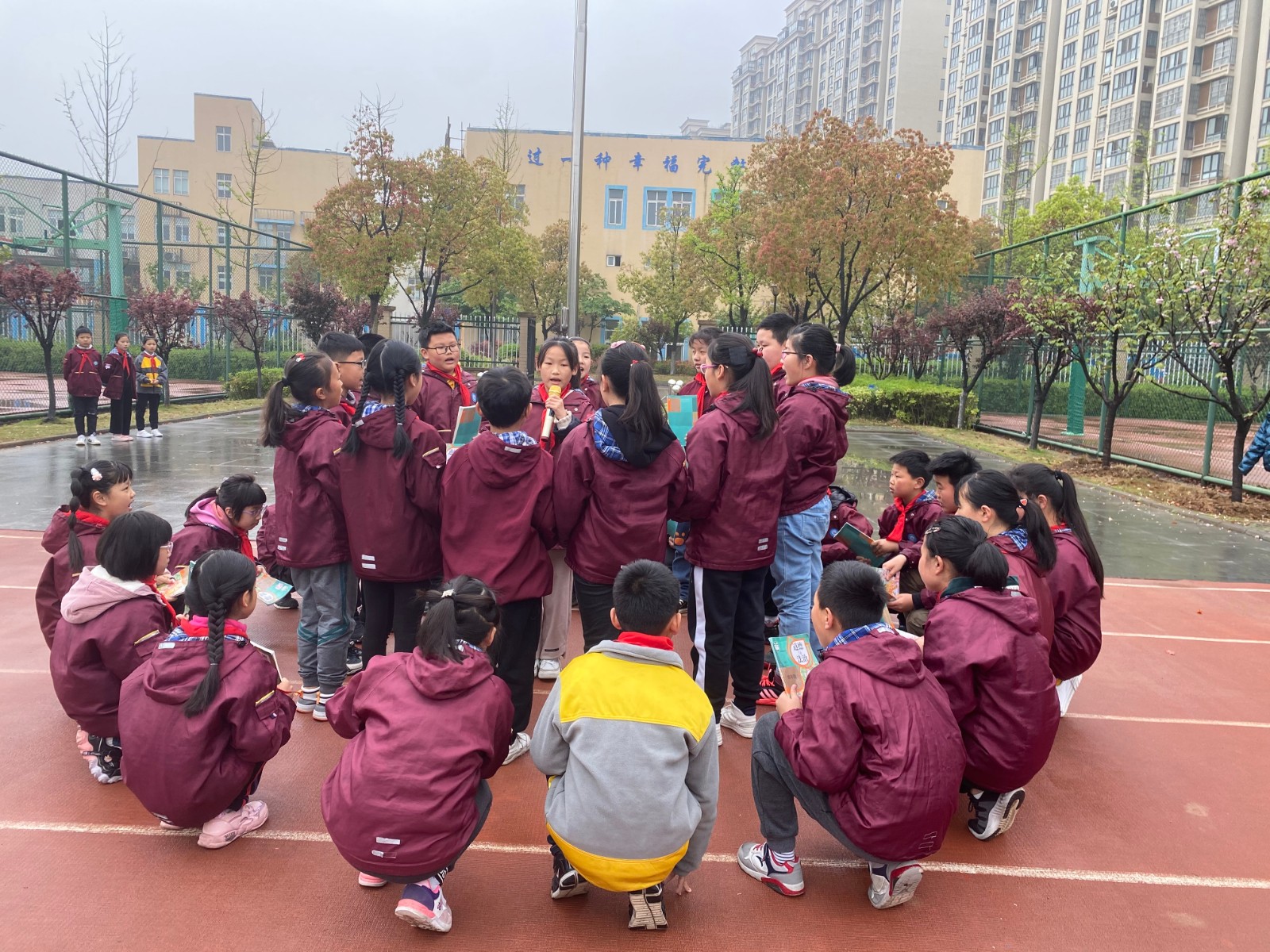 【星光摄小】与好书相伴，打造书香校园—摄小天佐路校区第8周升旗仪式系列报道