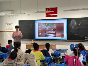 【星光摄小】法护未来 “童”样精彩---南京大学法学院志愿服务队走进摄山星城小学天佐路校区