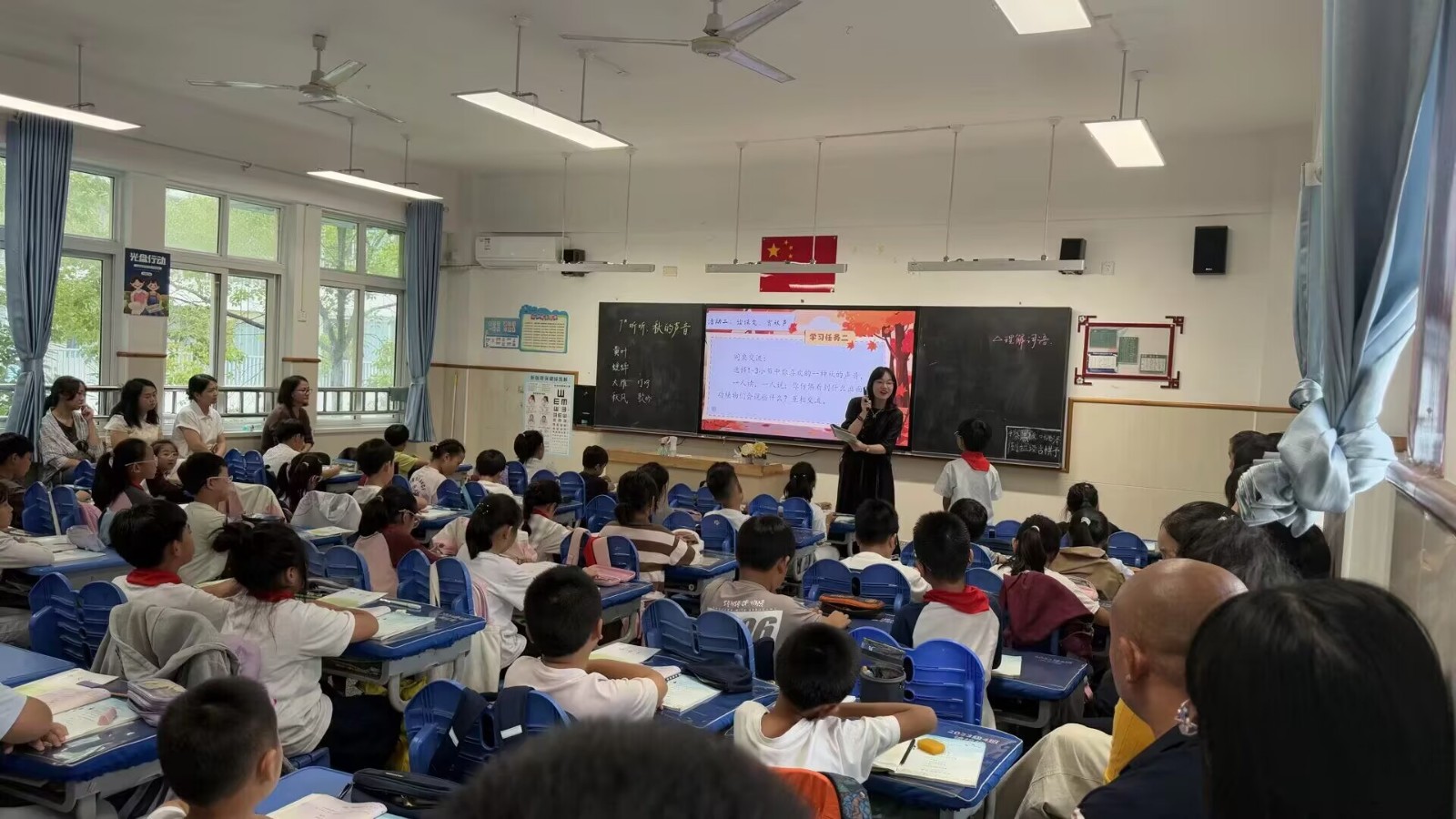 丁老师语文课照片.jpg