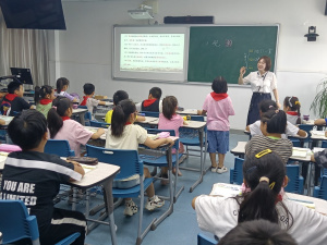 【星光摄小】教研无止境，共研共成长——天佐校区语文组第一次教研活动