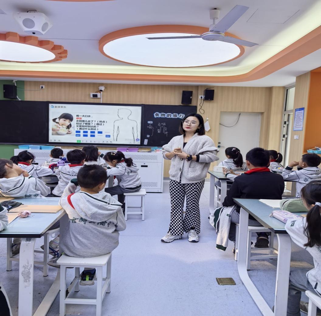 11.11科学主题校本研修新闻稿_html_312f348f.jpg