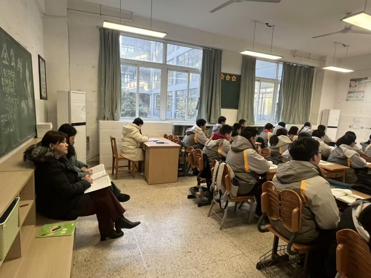 【勤耕摄园】任教精通方有力，育人有法蔚成风——摄山中学开展期初教学常规检查活动_html_m53f2bb1d.jpg
