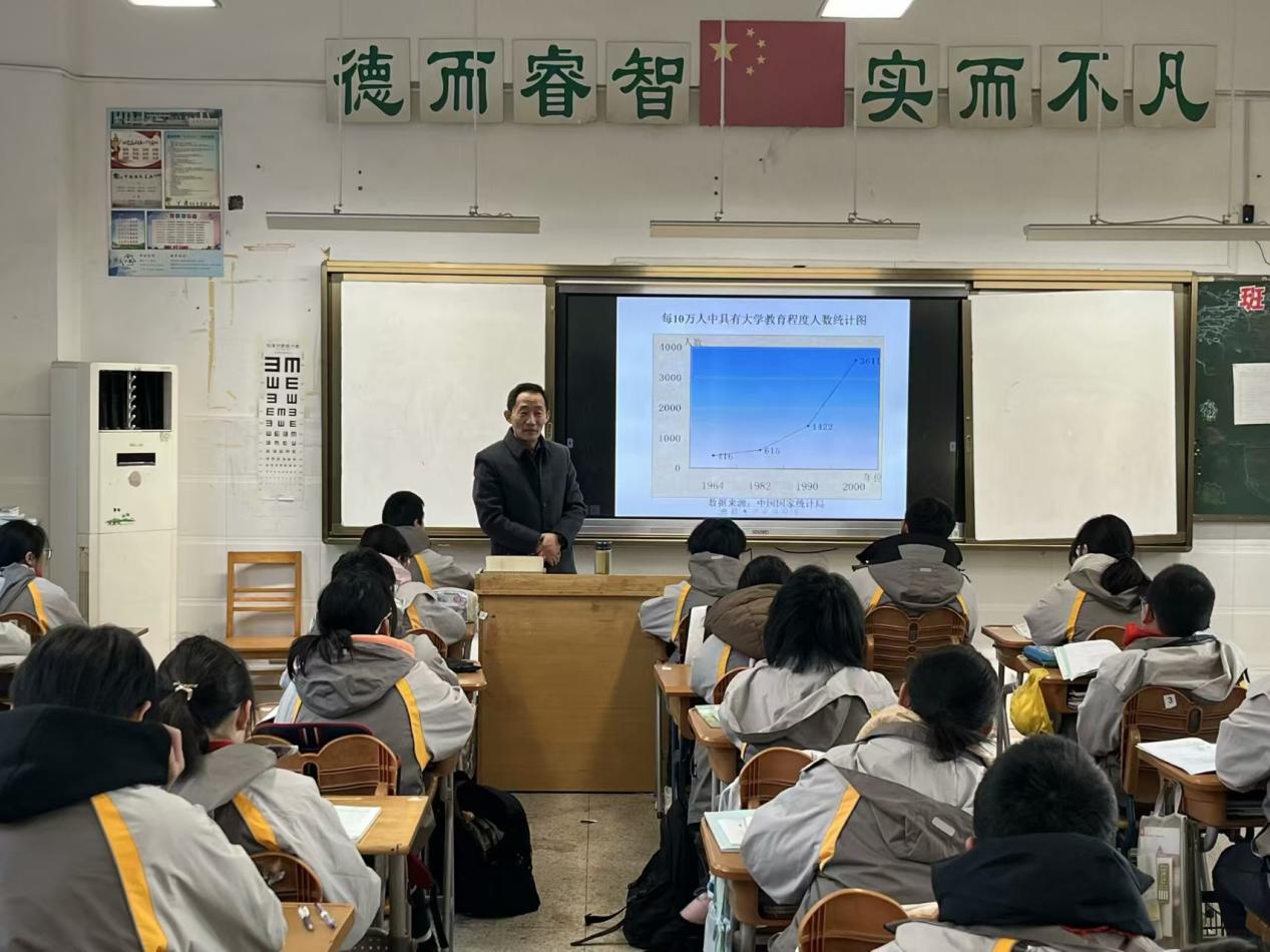 【勤耕摄园】任教精通方有力，育人有法蔚成风——摄山中学开展期初教学常规检查活动_html_4bb92686.jpg