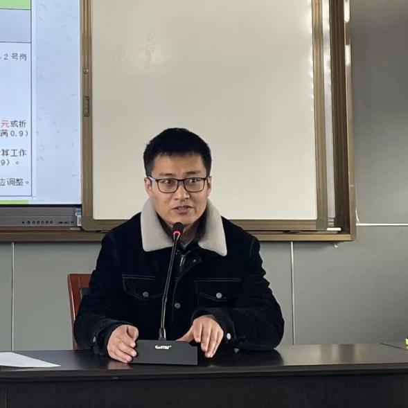 【大美摄园】凝心聚力，共谋发展——摄山中学成功召开七届二次教职工大会_html_mc01efde.jpg