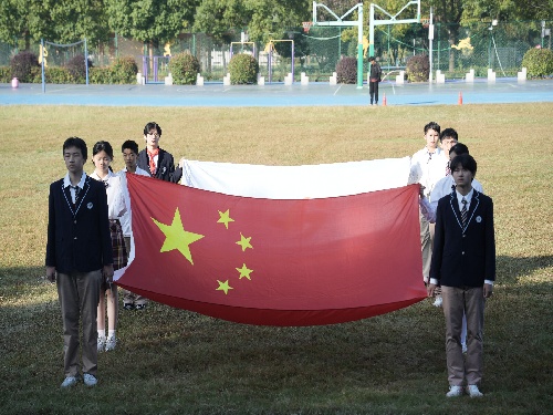 奏唱国歌——2.jpeg 奏唱国歌——2.jpeg