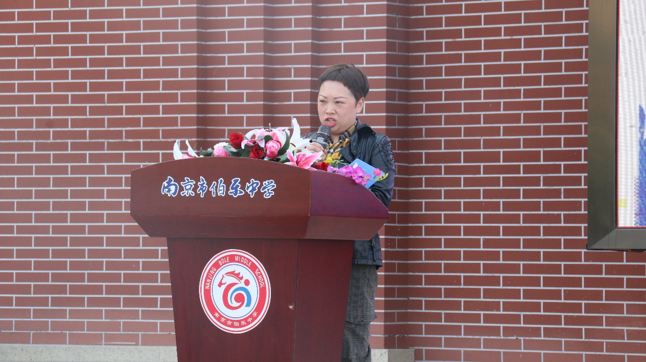 智贤伯乐_html_m5b8711d7.jpg