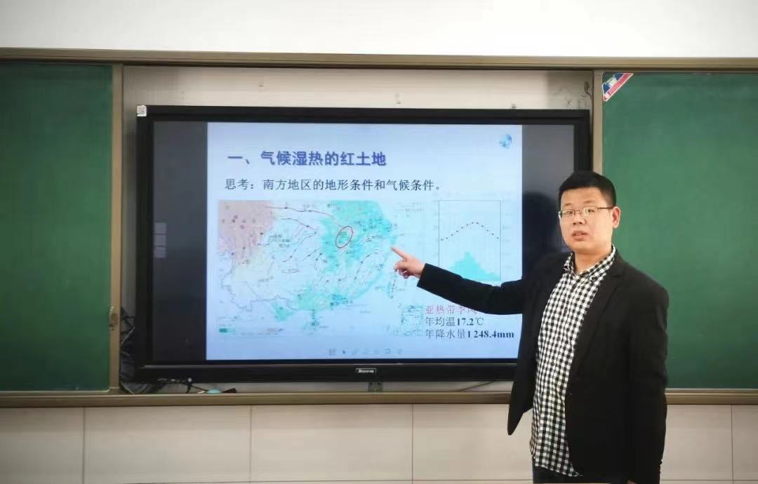 【伯乐风采】匠心为师 慧心育人——伯乐中学2021年度优秀教师系列报道（四）_html_m11e2a7d.jpg