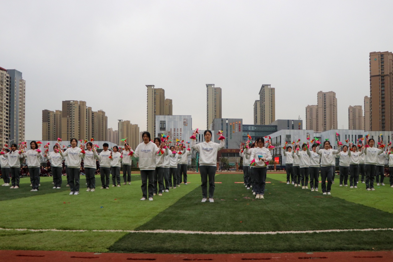 南京新港中等专业学校丁家庄校区韵律操比赛0318_html_m389c03f4.jpg