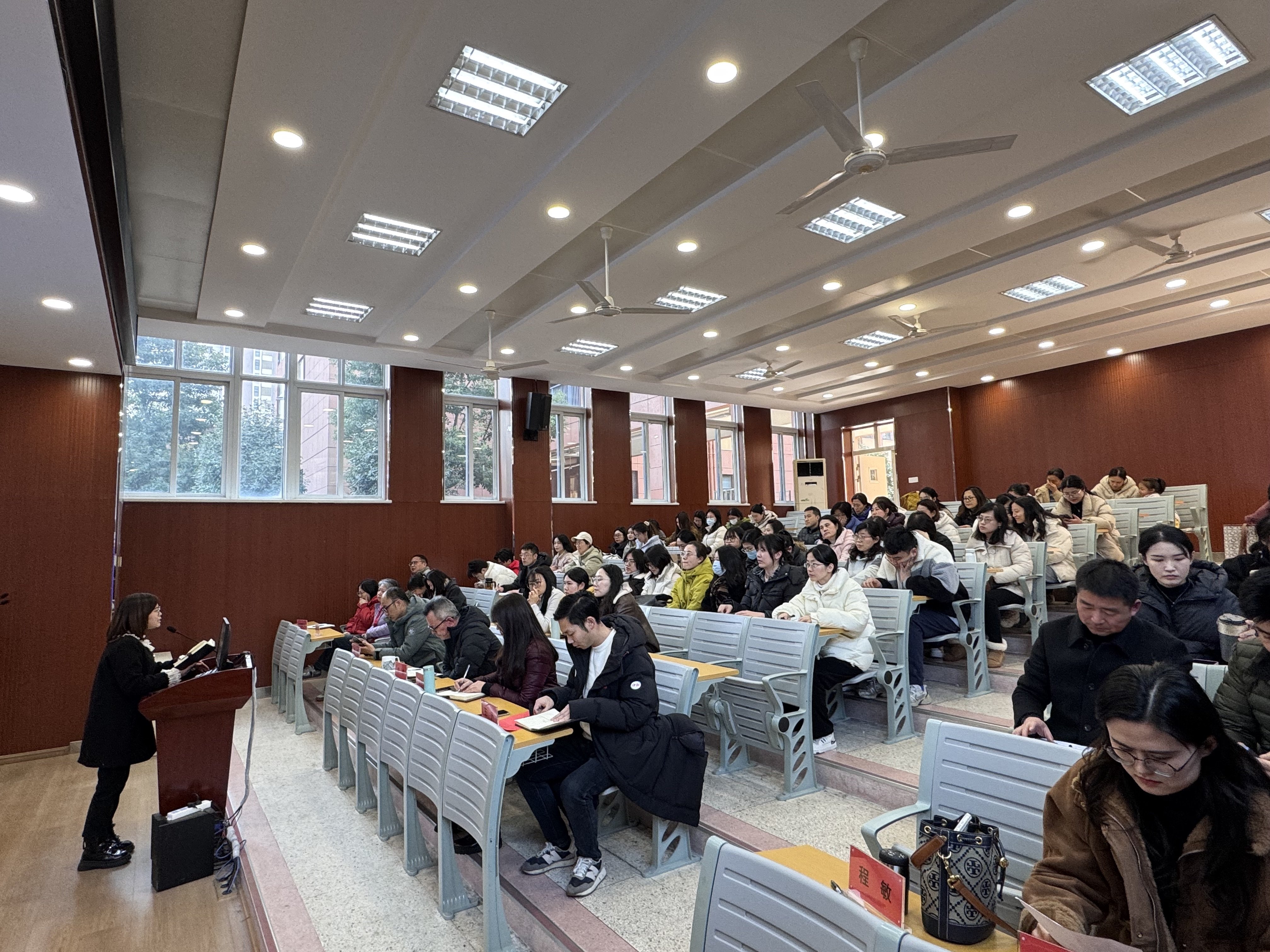 从心出发，向美而行_html_1e9354a5.jpg