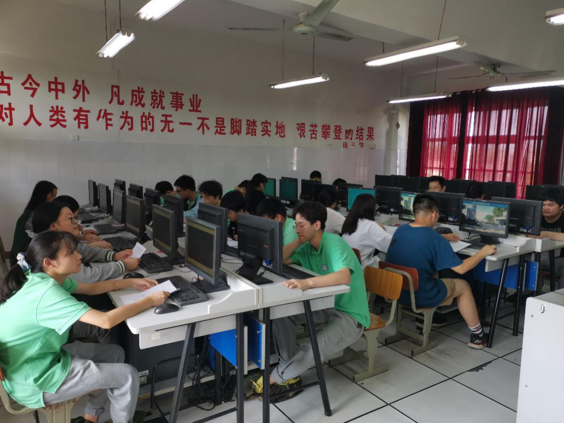 【活力新港】露锋芒 展风采 争做新一代“物联网人”——记第十届行知杯技能节机电工程系物联网项目竞赛