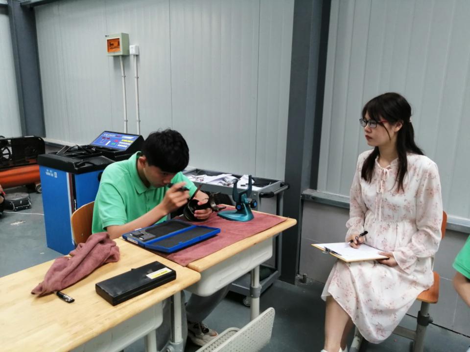 抓住机遇——汽修技能节报道_html_2b88c568.jpg