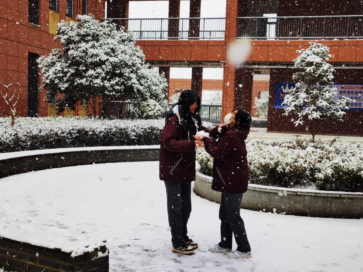 玩雪_html_m63483fc4.jpg