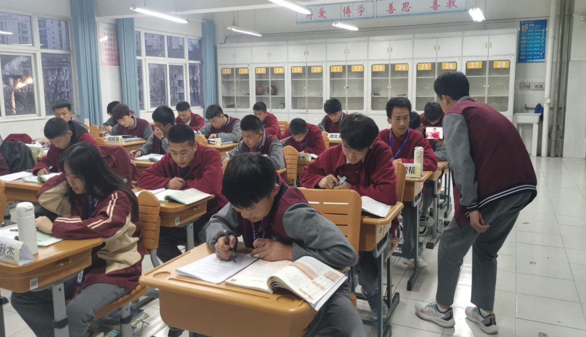 致敬爸妈，请您放心-21物联网青海班微视频传情活动_html_m4b7c719e.png