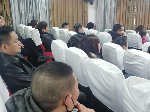 12.16转段家长会_html_m20874587.jpg