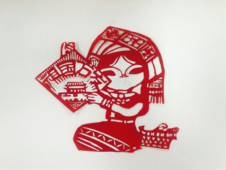 【灵美龙小·龙岸】童心爱祖国，文化永传承——龙潭中心小学龙岸花园校区国庆节剪纸活动_html_788eef26.jpg