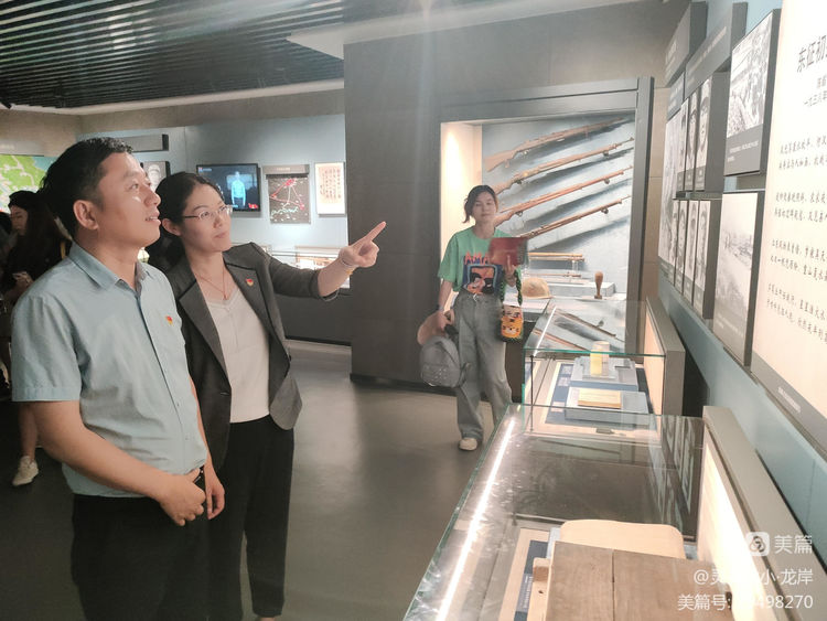 【龙小先锋·团队活动】传承红色基因，争做育人先锋——龙潭中心小学党总支开展主题党日活动_html_1813b04c.jpg