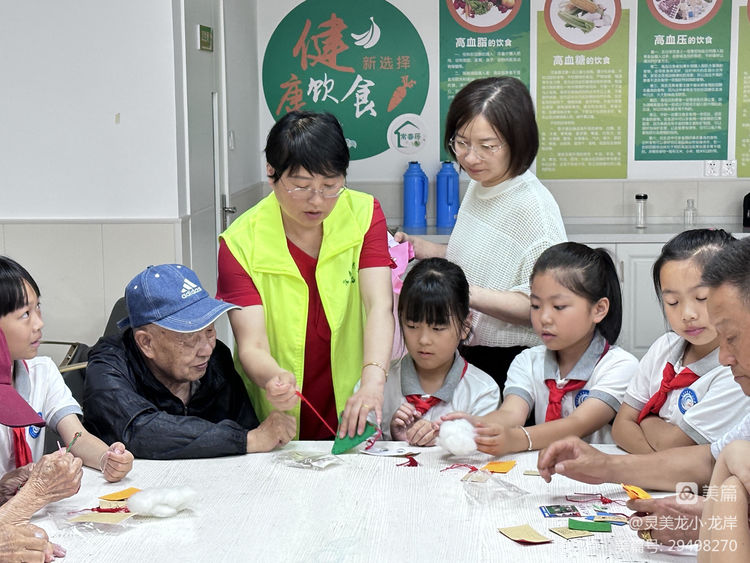 【灵美龙小·龙岸】悠悠粽叶香 浓浓端午情——龙潭中心小学龙岸花园校区开展端午节主题活动_html_m15350129.jpg