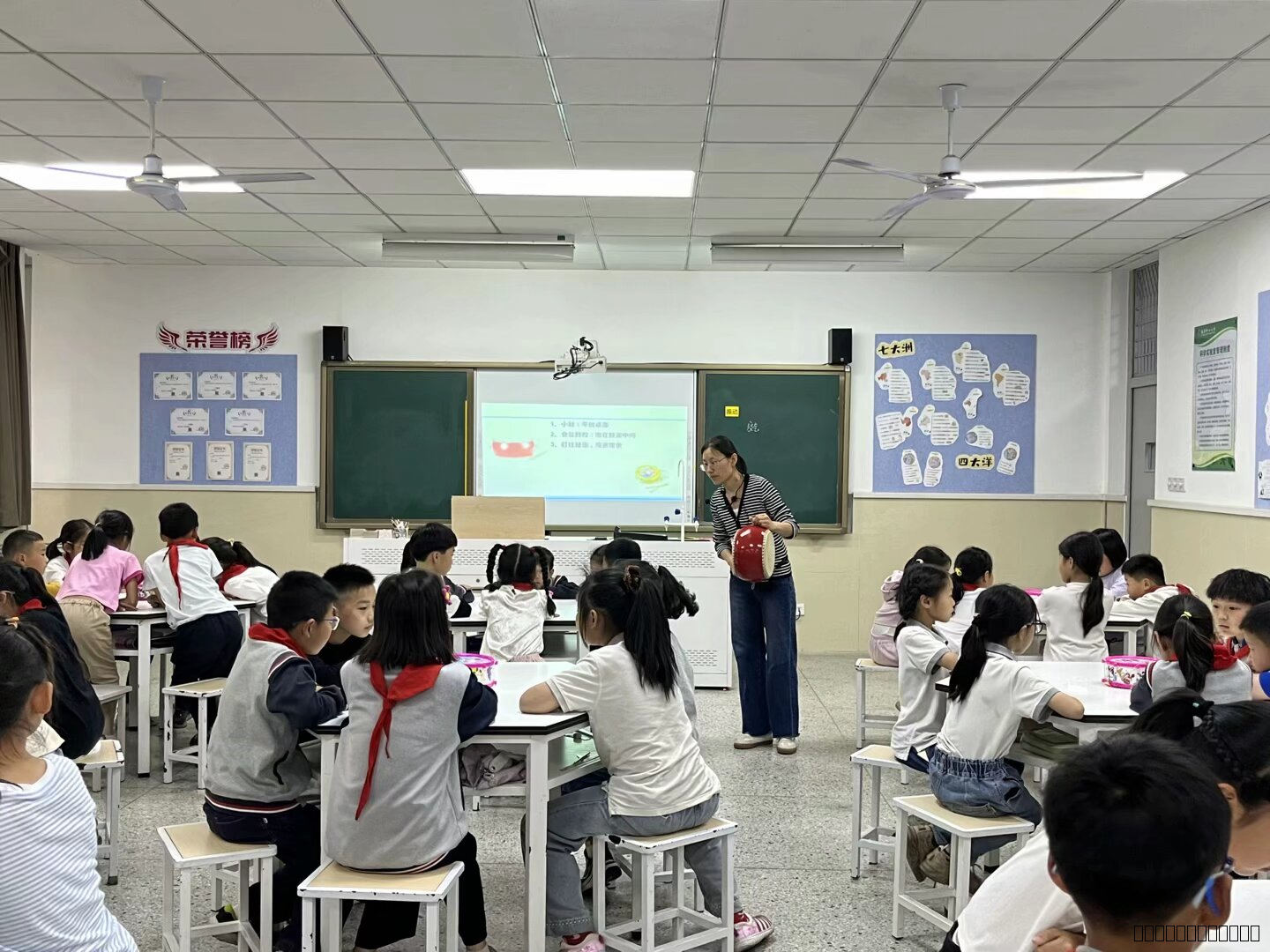 1.张静上课图1.png.jpeg