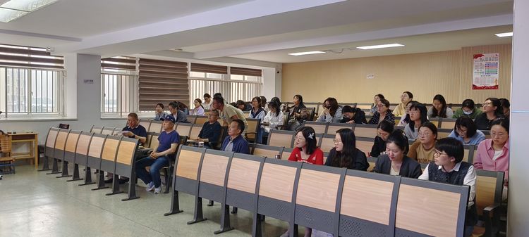 智启未来&middot;AI赋能教育新篇章——龙小教育集团青年教师成长营专题活动圆满举行_html_m34271368.jpg
