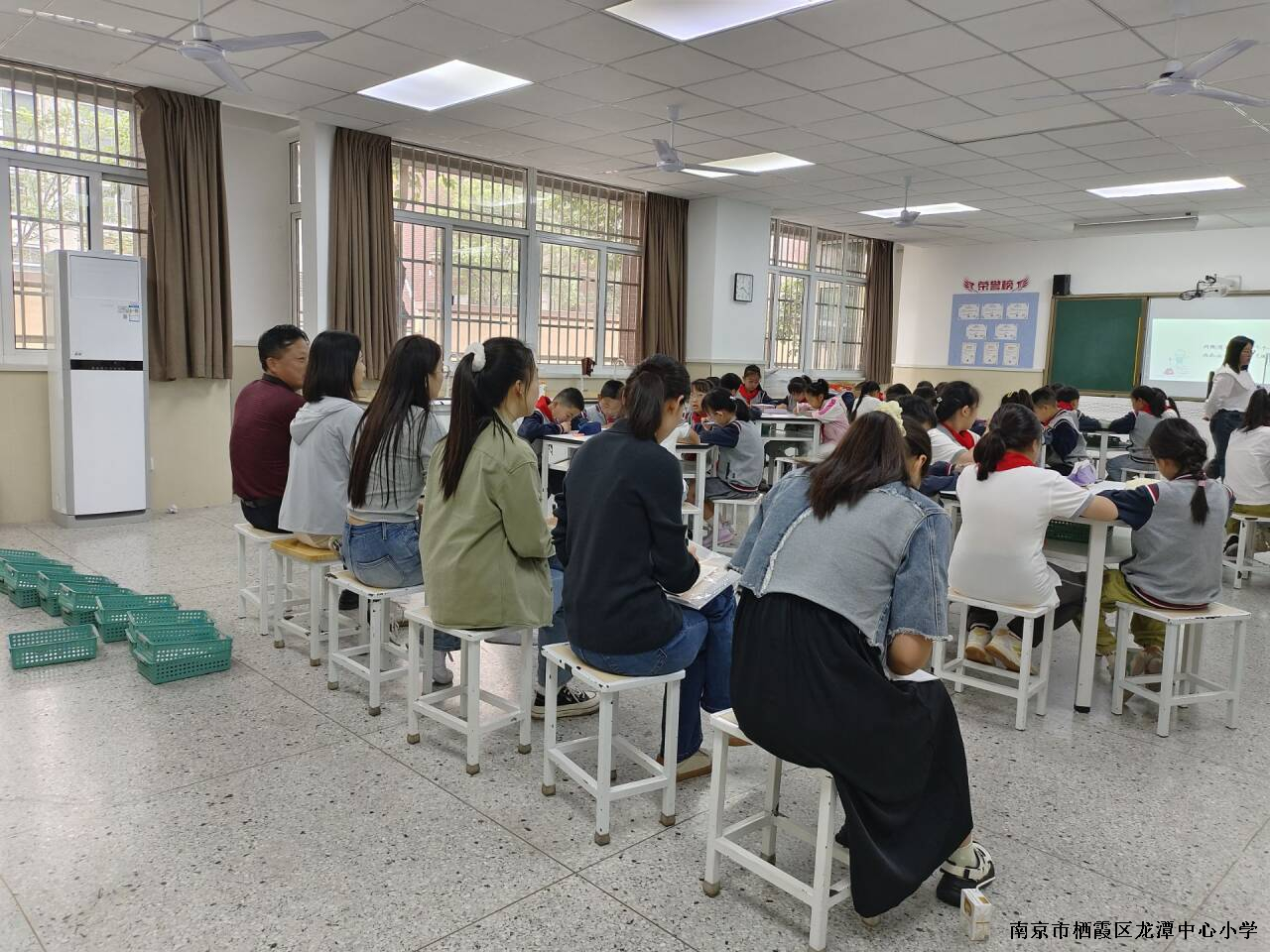 小组听课图.jpg