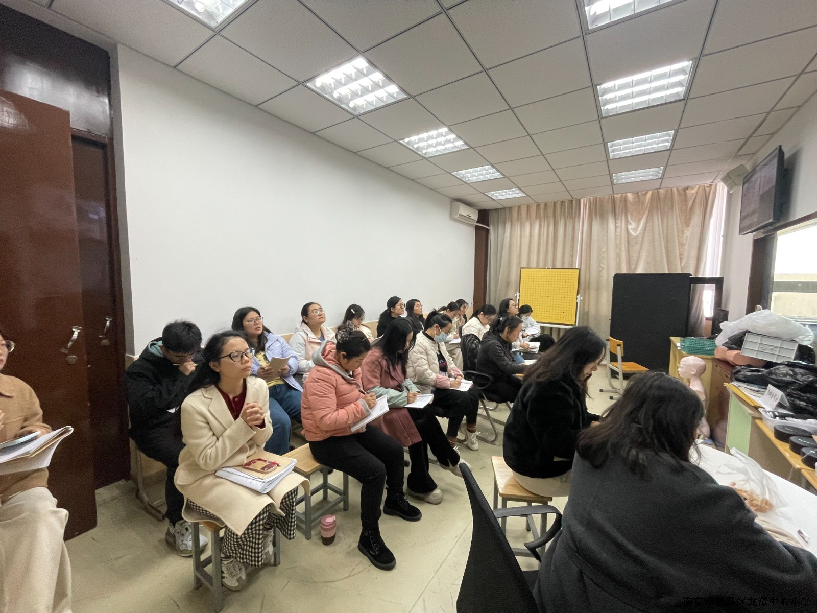 【灵美龙小·江畔】紧扣教学目标   落实语文要素   ——龙小江畔人家分校语文组校本教研11月报道