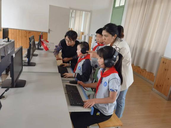 【江畔先锋·特色活动】龙潭中心小学江畔人家校区5月“灵美星”行动