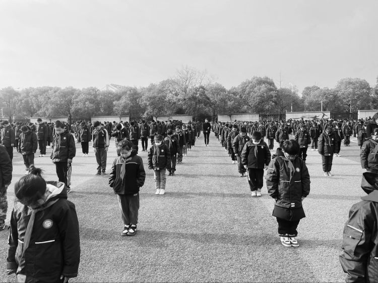 【灵美龙小】勿忘国耻 圆梦中华——龙潭中心小学举办“勿忘国耻 圆梦中华”主题教育活动_html_m5ab26dd8.jpg