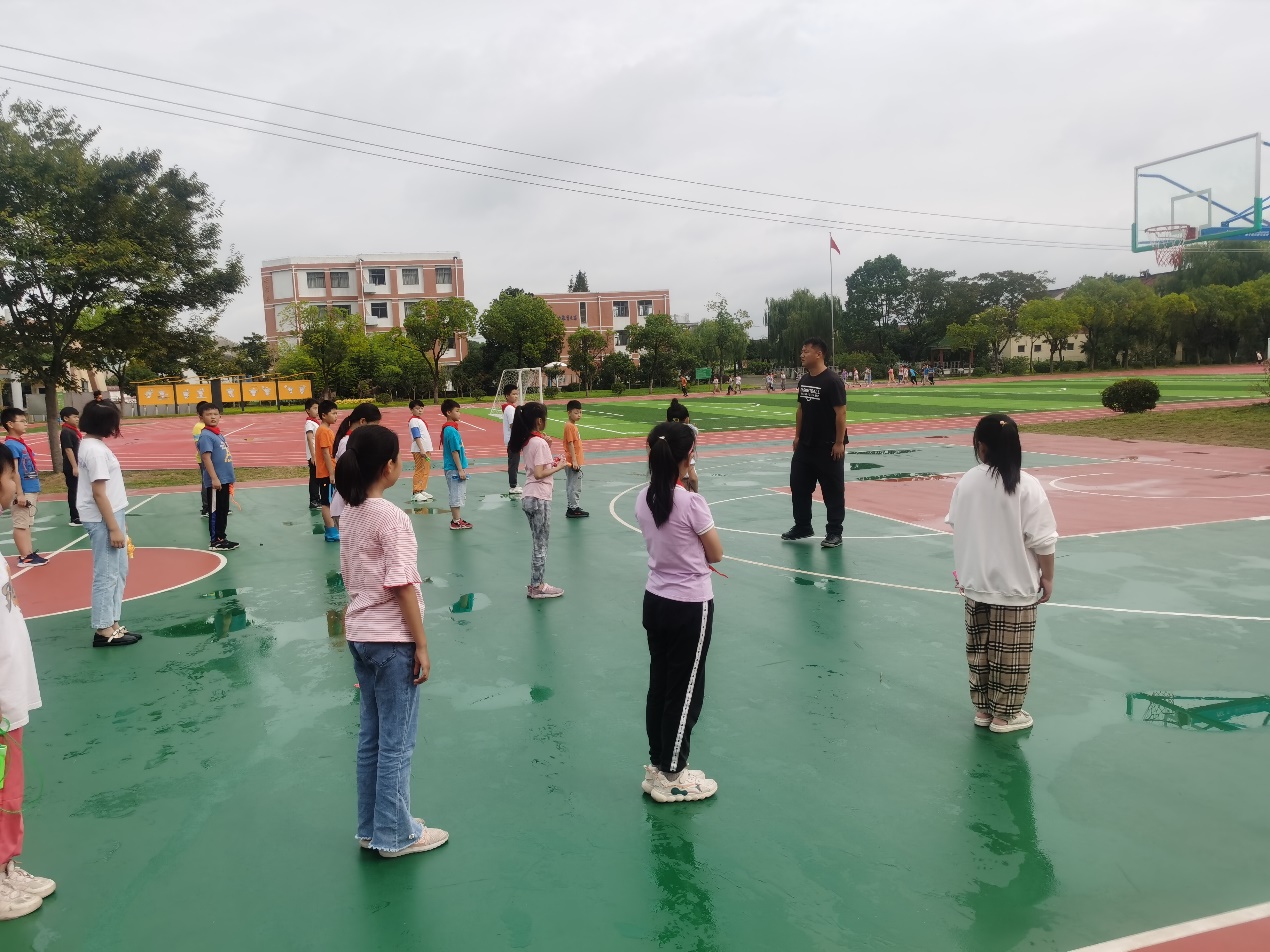 【雅韵靖小】如何提高立定跳远成绩——靖安小学体育组9月份校本研修活动