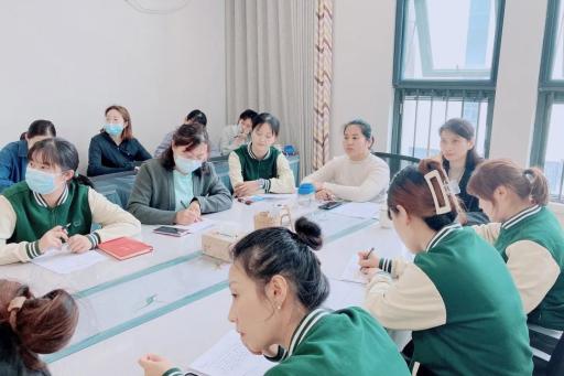 230522基于儿童视角 促进课题研究——栖霞幼儿园翡翠天域园课题组活动 (2)_html_103be990.jpg