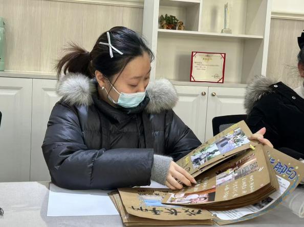 250110成长轨迹档间绘 幼儿时光乐回忆——栖霞幼儿园石埠湾园成长档案评比活动_html_m2604e2a8.jpg