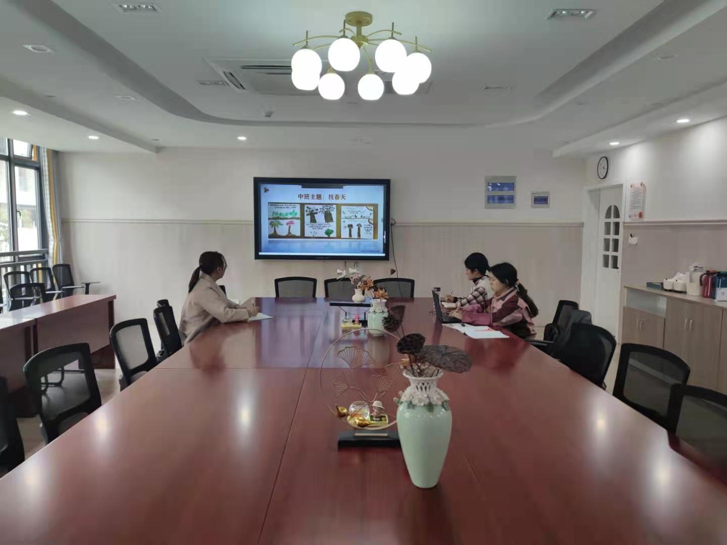 【枫香栖幼】审议始于思 课程成于行 ——栖霞幼儿园石埠湾园课程中心组活动（三）