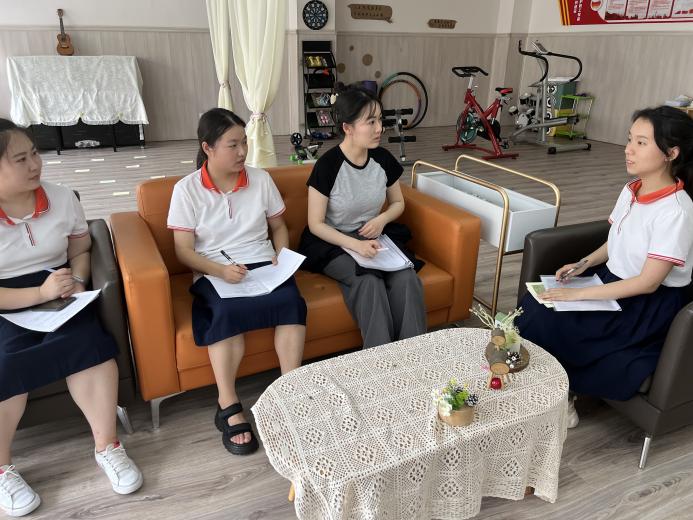 【枫香栖幼】回顾艺术之路 总结助力成长  ——记栖霞幼儿园石埠湾园艺术组教研活动