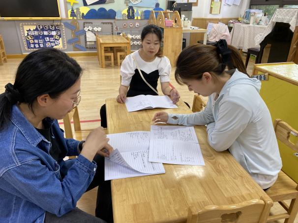 【枫香栖幼】审议始于思 课程施于行  ——栖霞幼儿园五福园中班组《我们生活的城市》课程审议活动