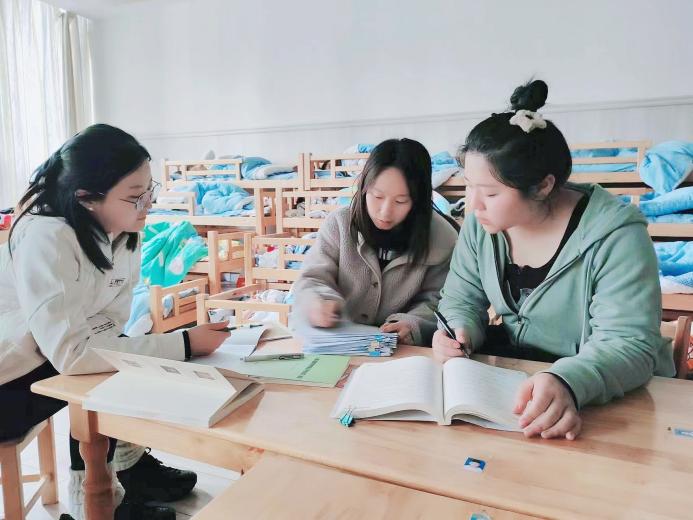 【枫香栖幼】聚焦审议 共“绘”春天  ——栖幼石埠湾园小班组《春天来了》课程审议