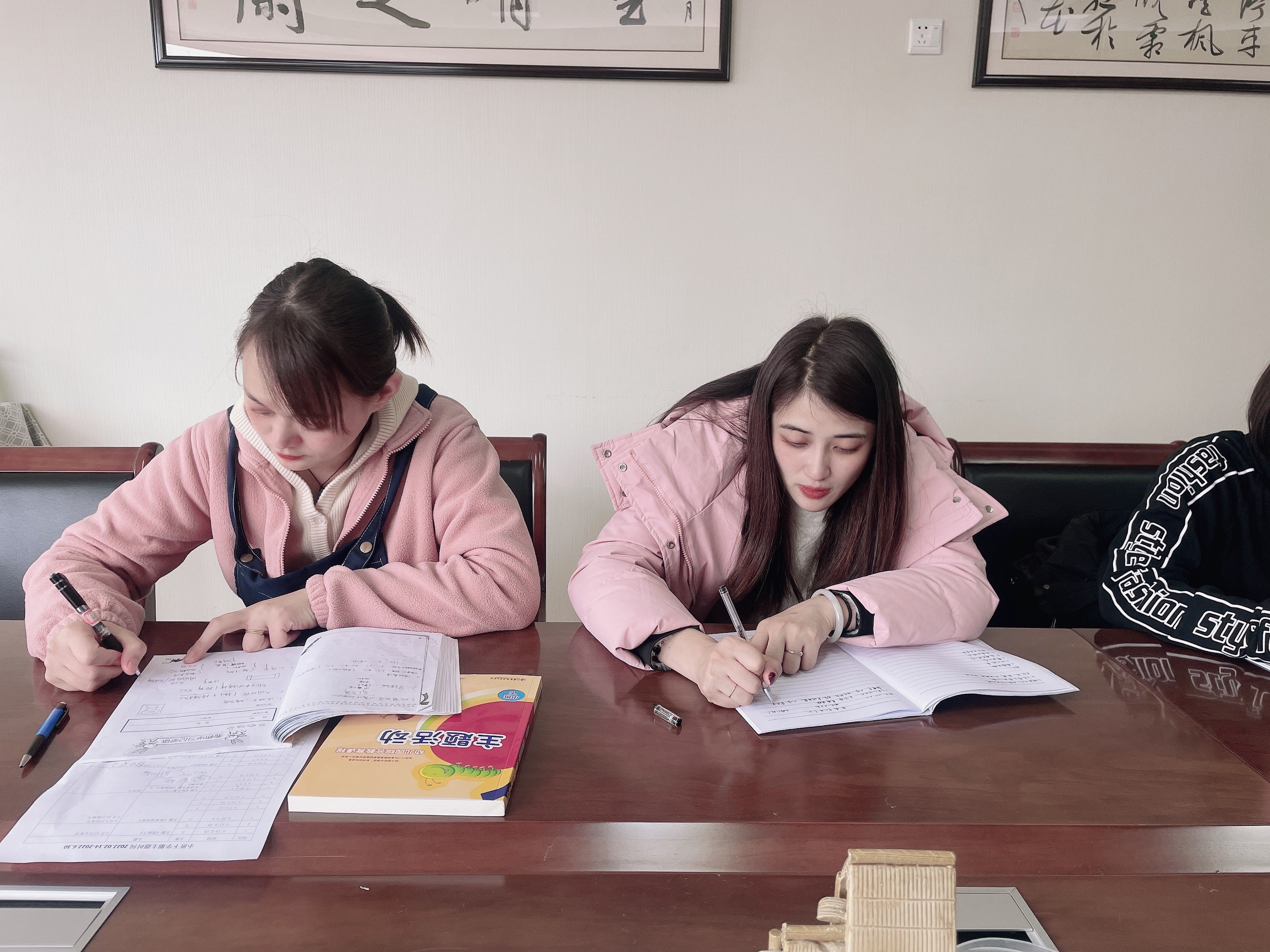 220212 新学期 新希望 新辉煌——栖霞幼儿园五福园课程中心组教研活动_html_m38bea75a.jpg