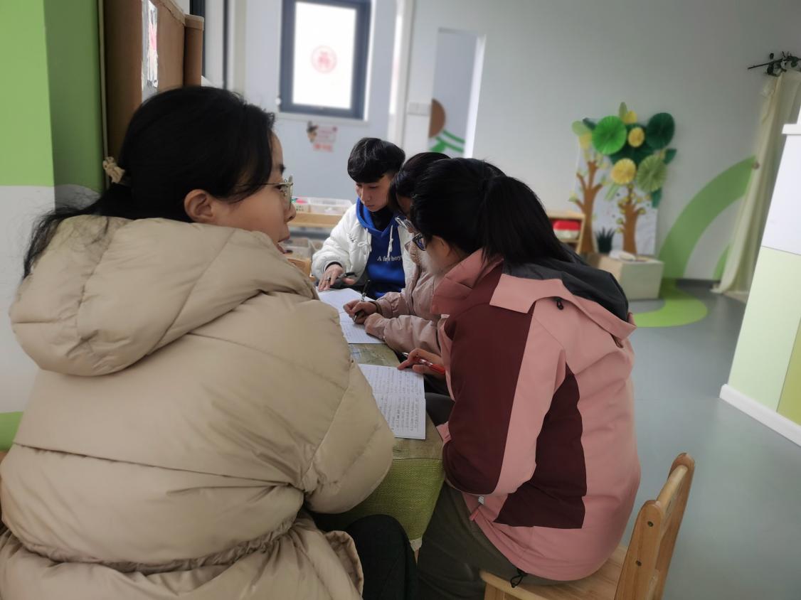 220212关注幼小衔接 助力儿童发展——栖霞幼儿园翡翠天域园大班年级组课程审议活动_html_1e2b7162.jpg