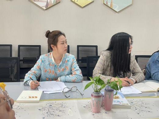 240411家园共学习 同“课”不同型 栖霞幼儿园翡翠天悦园大班年级组课程审议活动(2)_html_1637f8d9.jpg