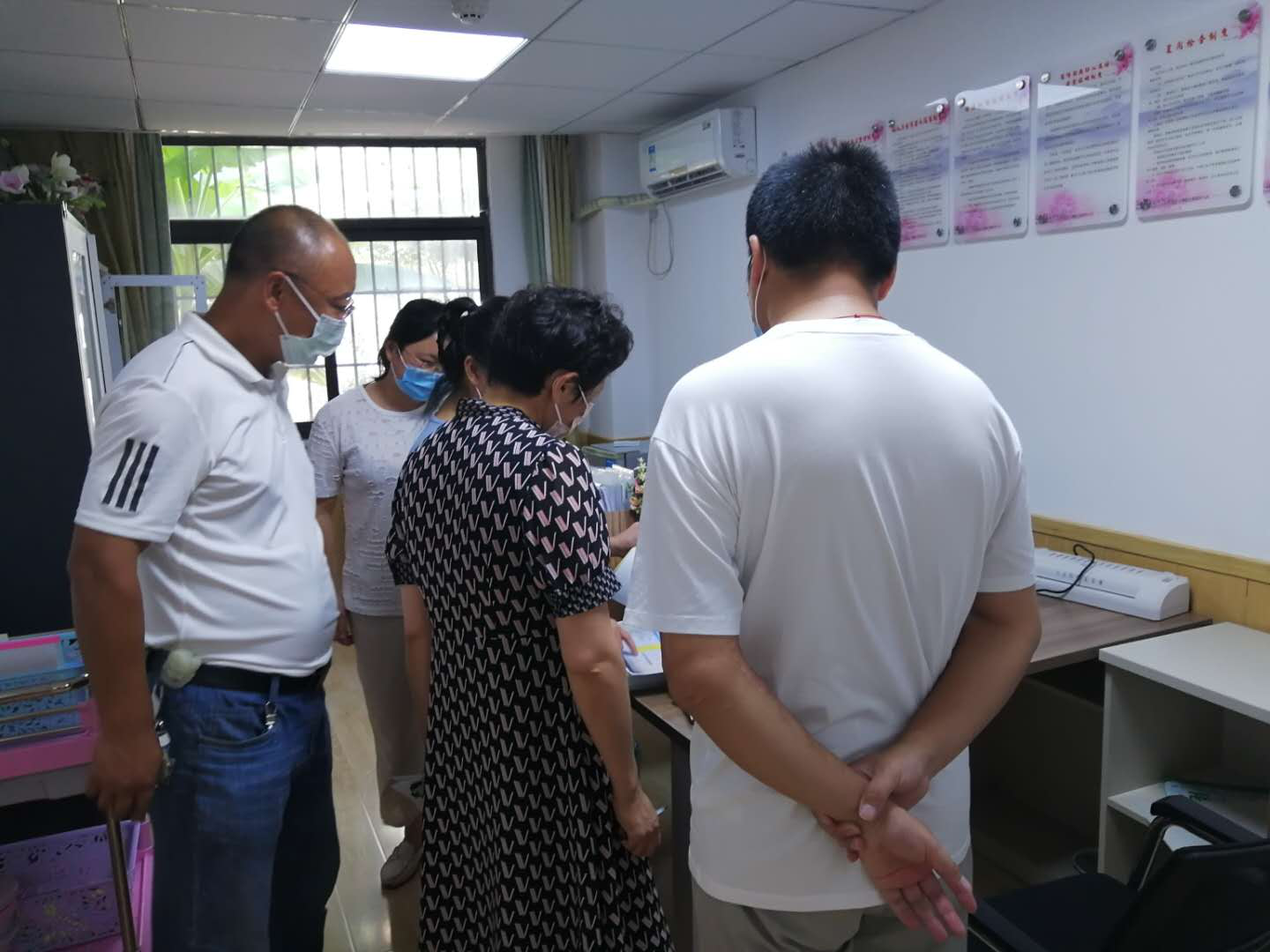 【枫香栖幼】（安全第一）疫情防控严检查 筑牢健康防线墙 ——栖霞幼儿园迎接开学后疫情防控工作检查