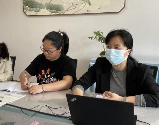 211103 研而有思 乐享教研——栖霞幼儿园翡翠天域园领域教研组活动_html_23812a4a.jpg