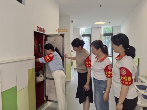 230928欢度双节 安全同行——栖霞幼儿园中秋节、国庆节前安全大检查_html_6a219cef.jpg