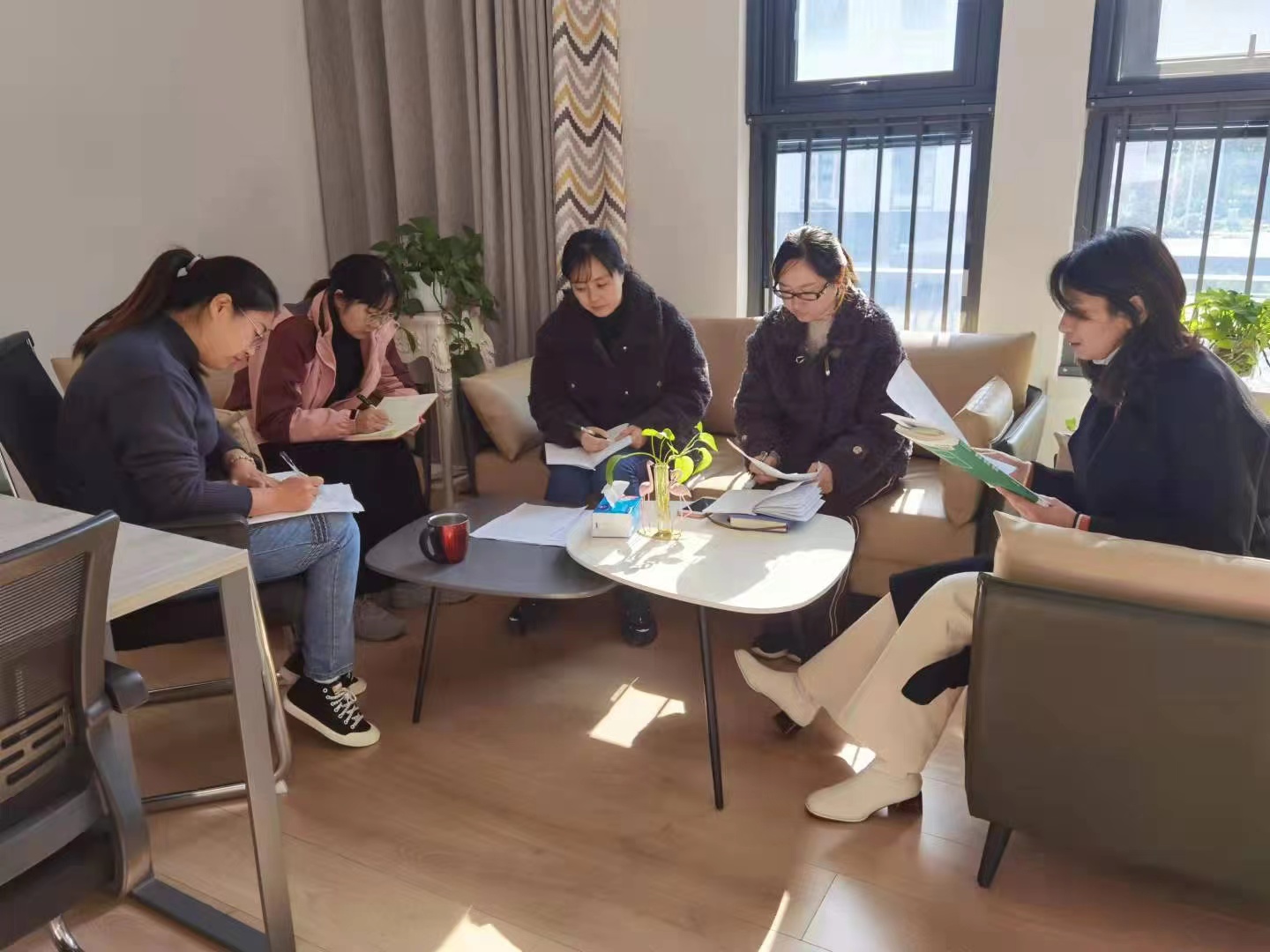 【枫香栖幼】课程勤审议 扬帆再起航 ——栖霞幼儿园翡翠天域园课程中心组研讨