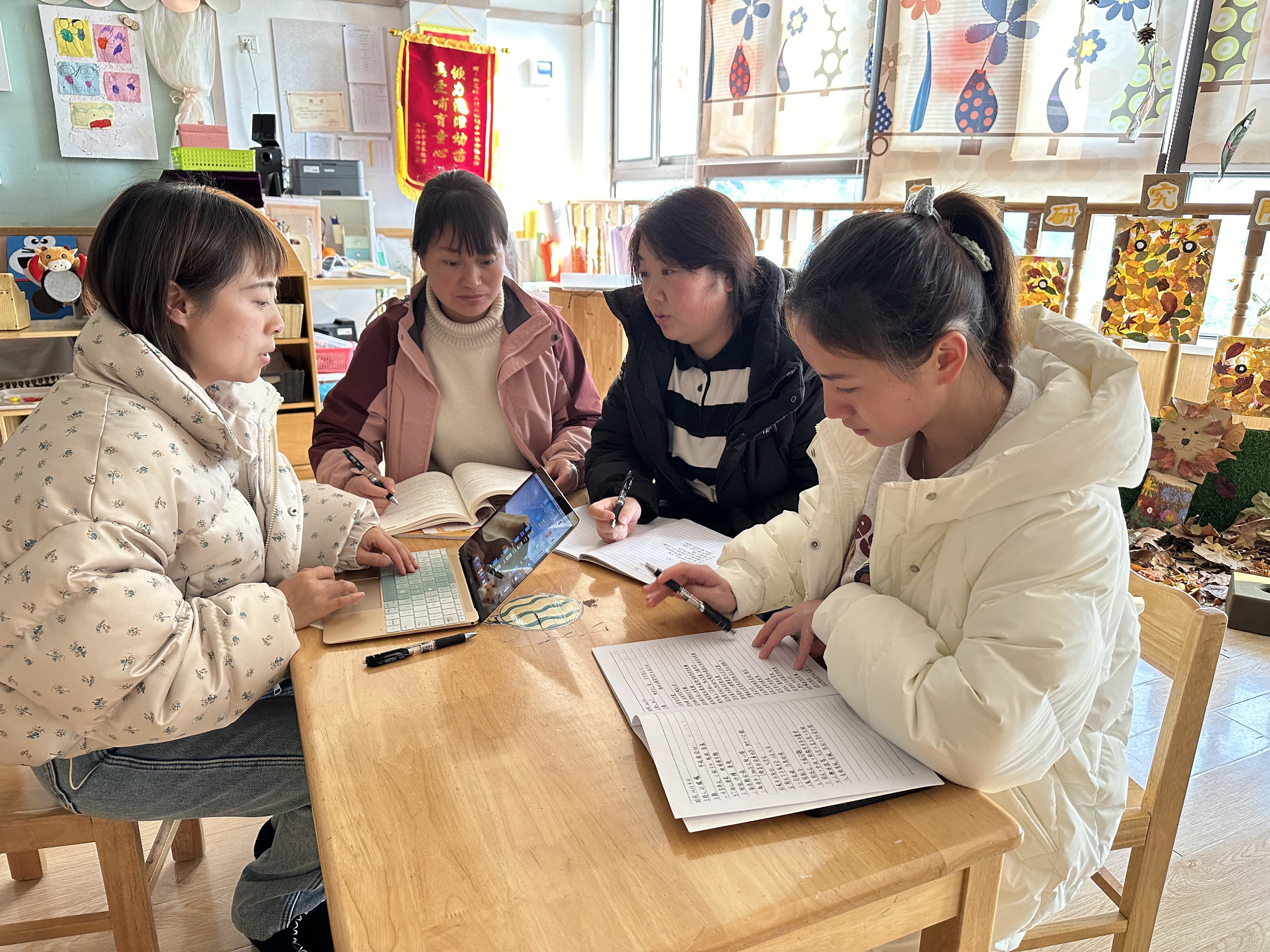 240104迎新年 促新思 话审议--栖幼五福园小班《甜甜的新年》课程审议_html_11dc0cf3.jpg