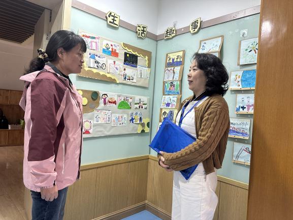 251113聚焦规范保教 力推“去小学化”——栖霞幼儿园五福园迎接十一月“去小学化”督导_html_1614fe6d.jpg