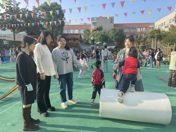 241016交流互动促成长 家园共育谱新章——栖霞幼儿园五福园、仙林实验幼儿园共建活动之家长学校活动（三）_html_3a983a3e.jpg