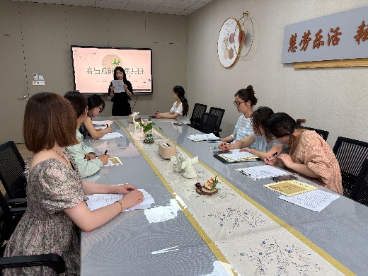250521春日赋能  共思共研—栖霞幼儿园翡翠天悦园社会领域组研讨_html_m2034278.jpg