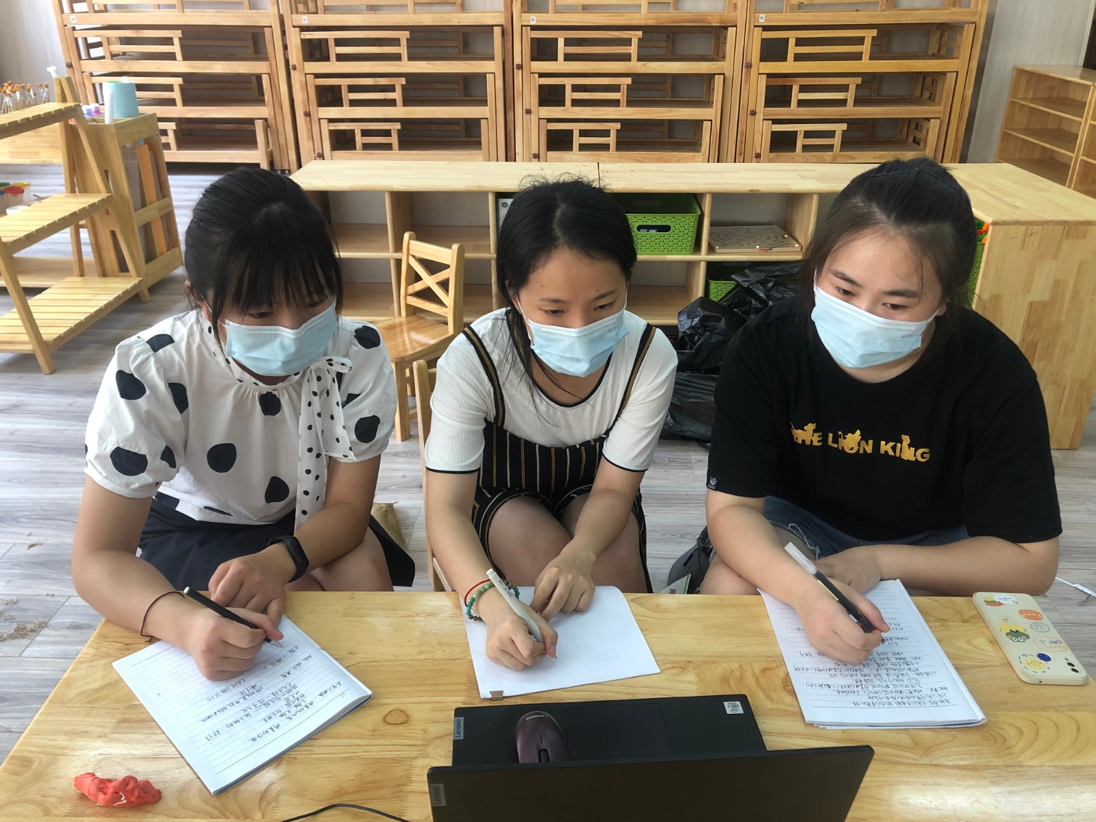 【枫香栖幼】享受艺术 绘出创意  ——栖霞幼儿园石埠湾园艺术领域组活动