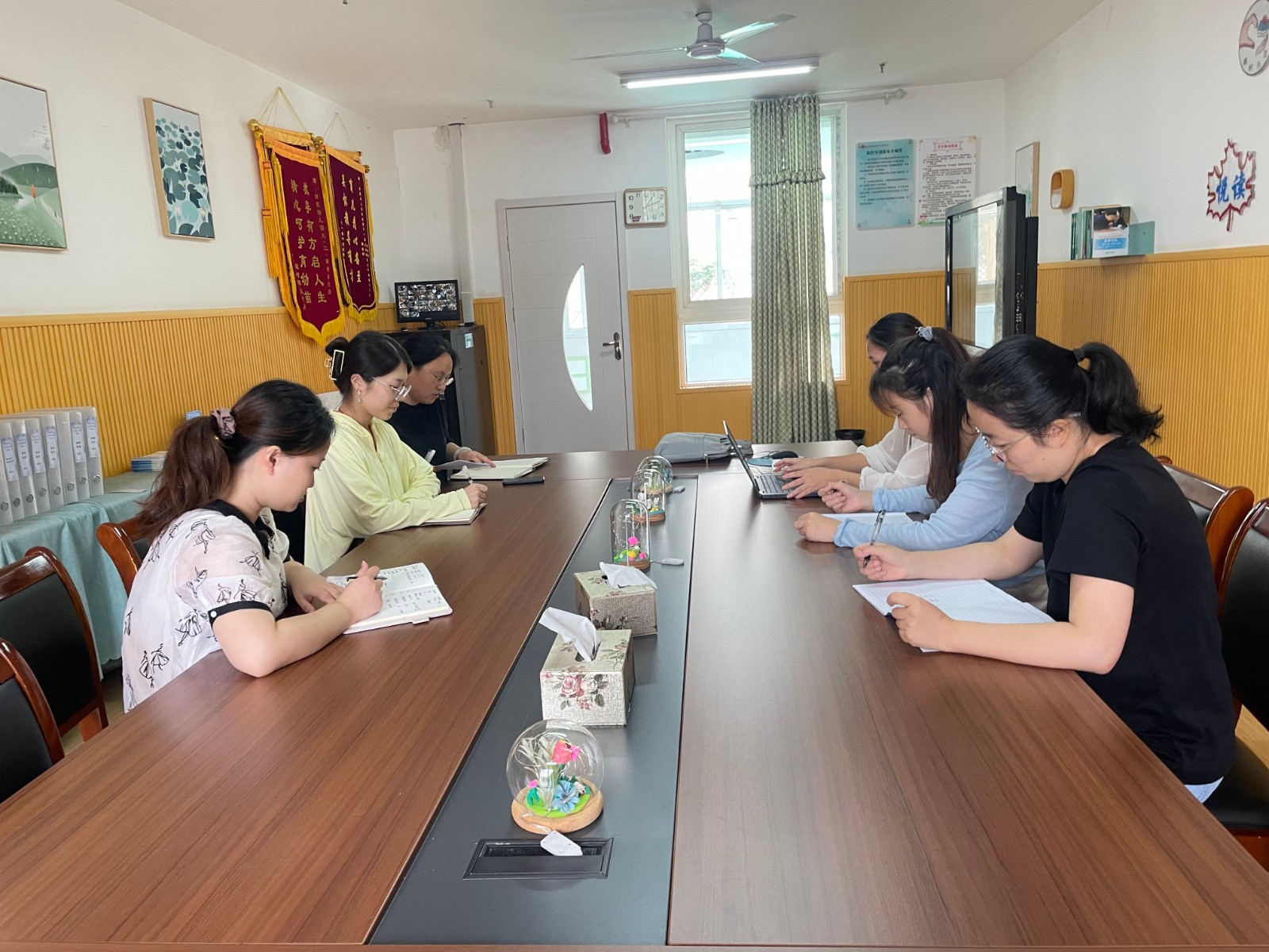 【枫香栖幼】课程审议走在前 教育教学有计划  ——栖霞幼儿园红枫园课程中心组会议（一）